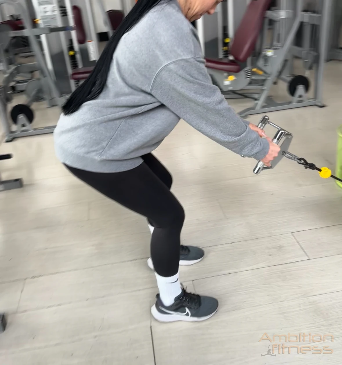 Allenamento ai cavi — Ambition Fitness Legnano