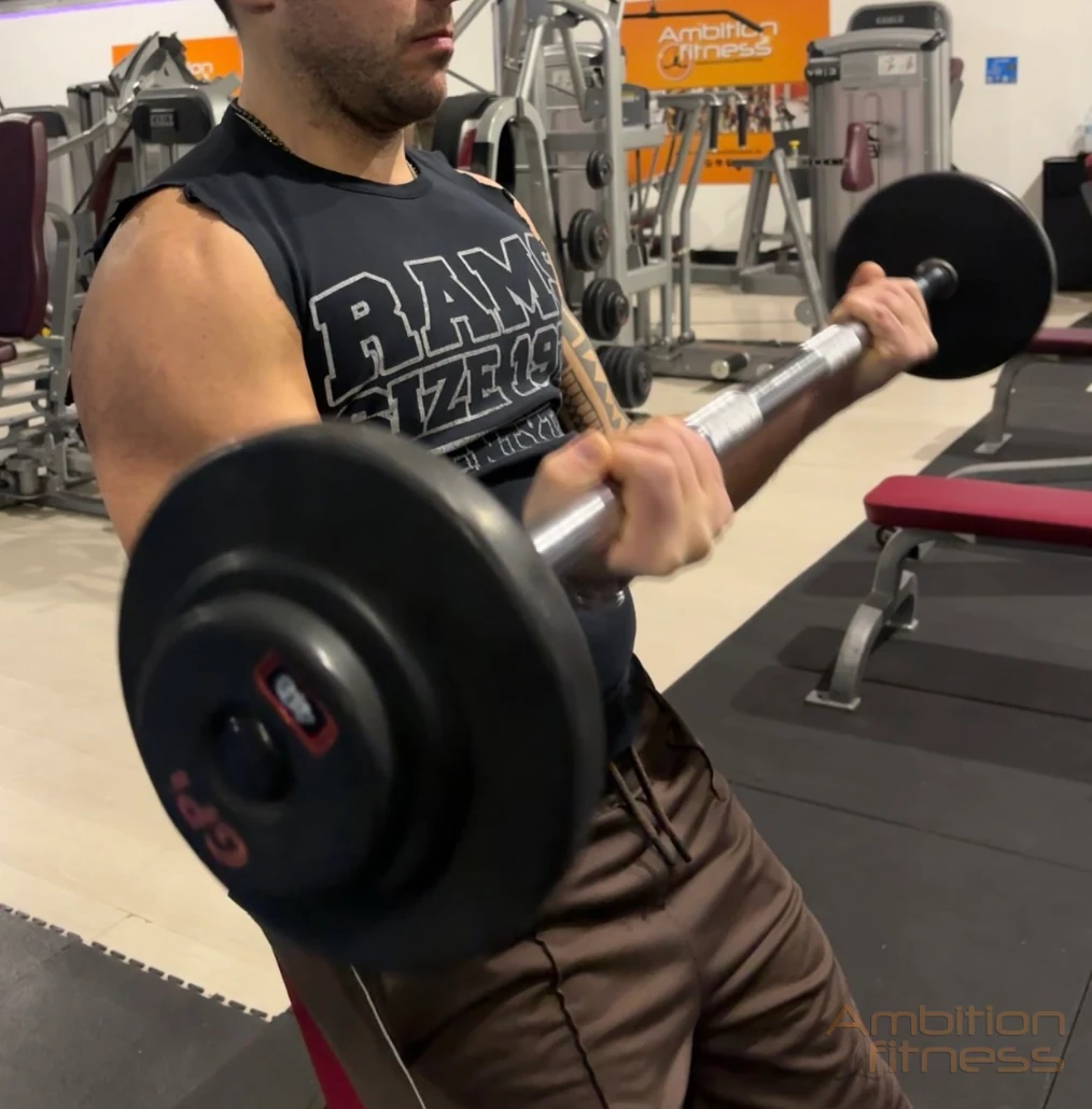 Curl con bilanciere — Ambition Fitness Legnano